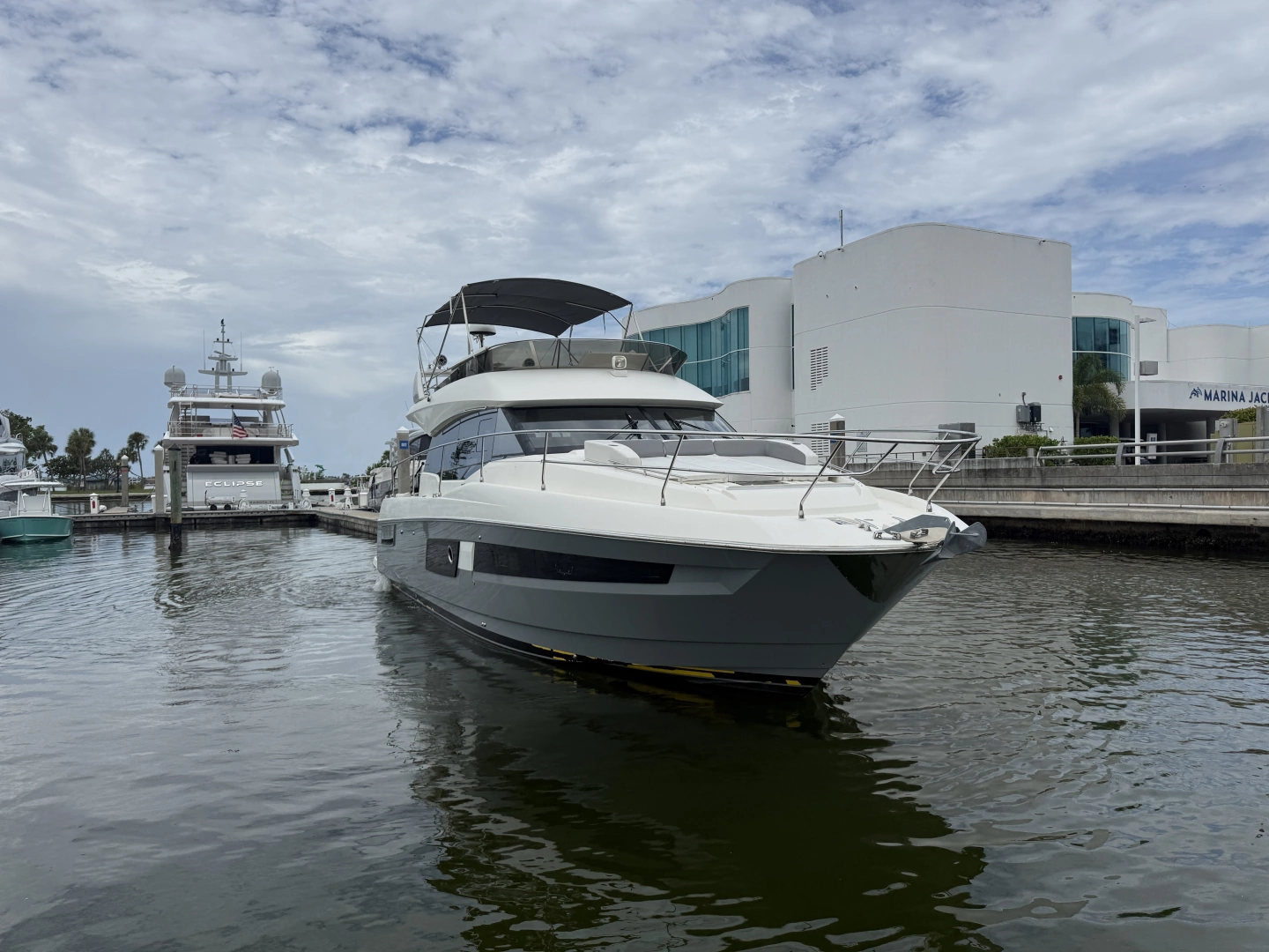 Prestige 460 Yacht For Sale