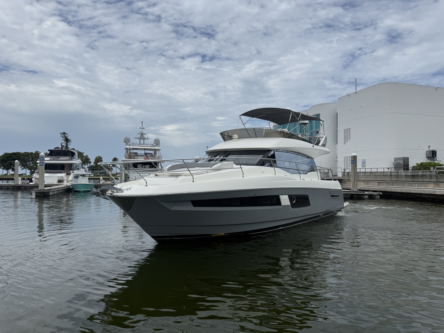 2018 Prestige 460
