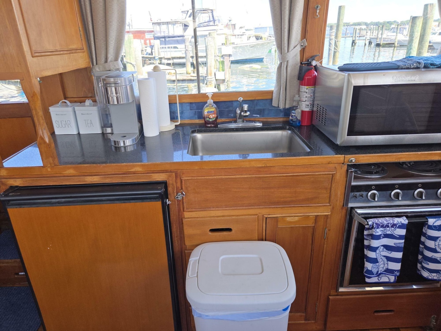BURNING DAYLIGHT 42ft Grand Banks Yacht For Sale
