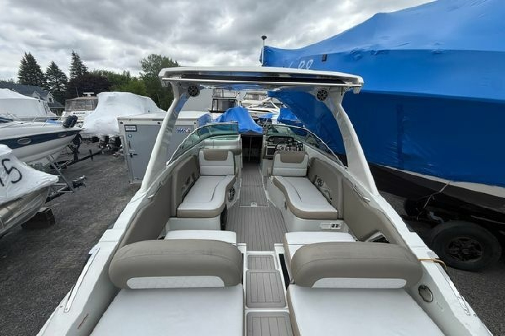 30ft Crownline Yacht For Sale