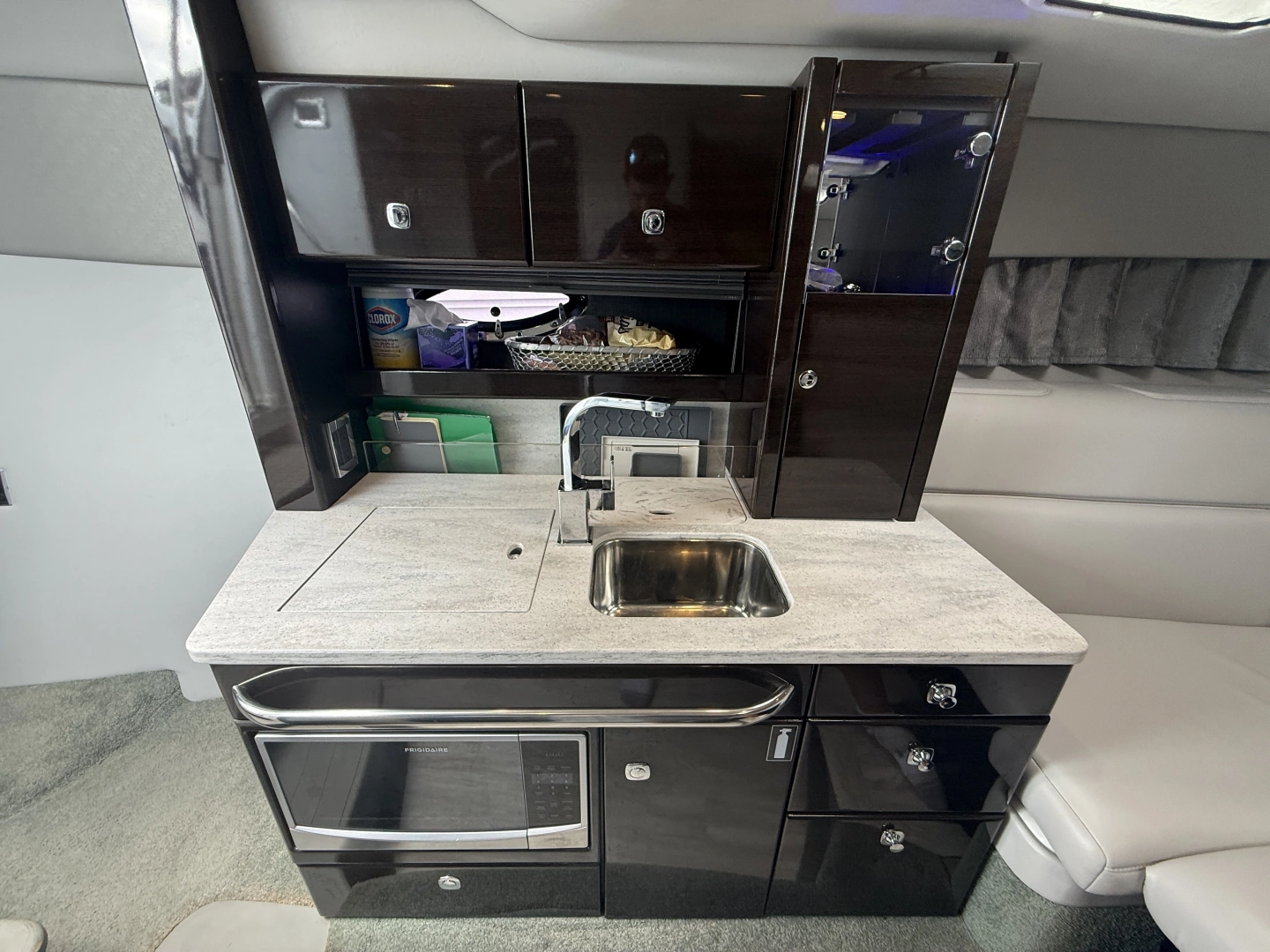 Formula 370 Super Sport Yacht For Sale