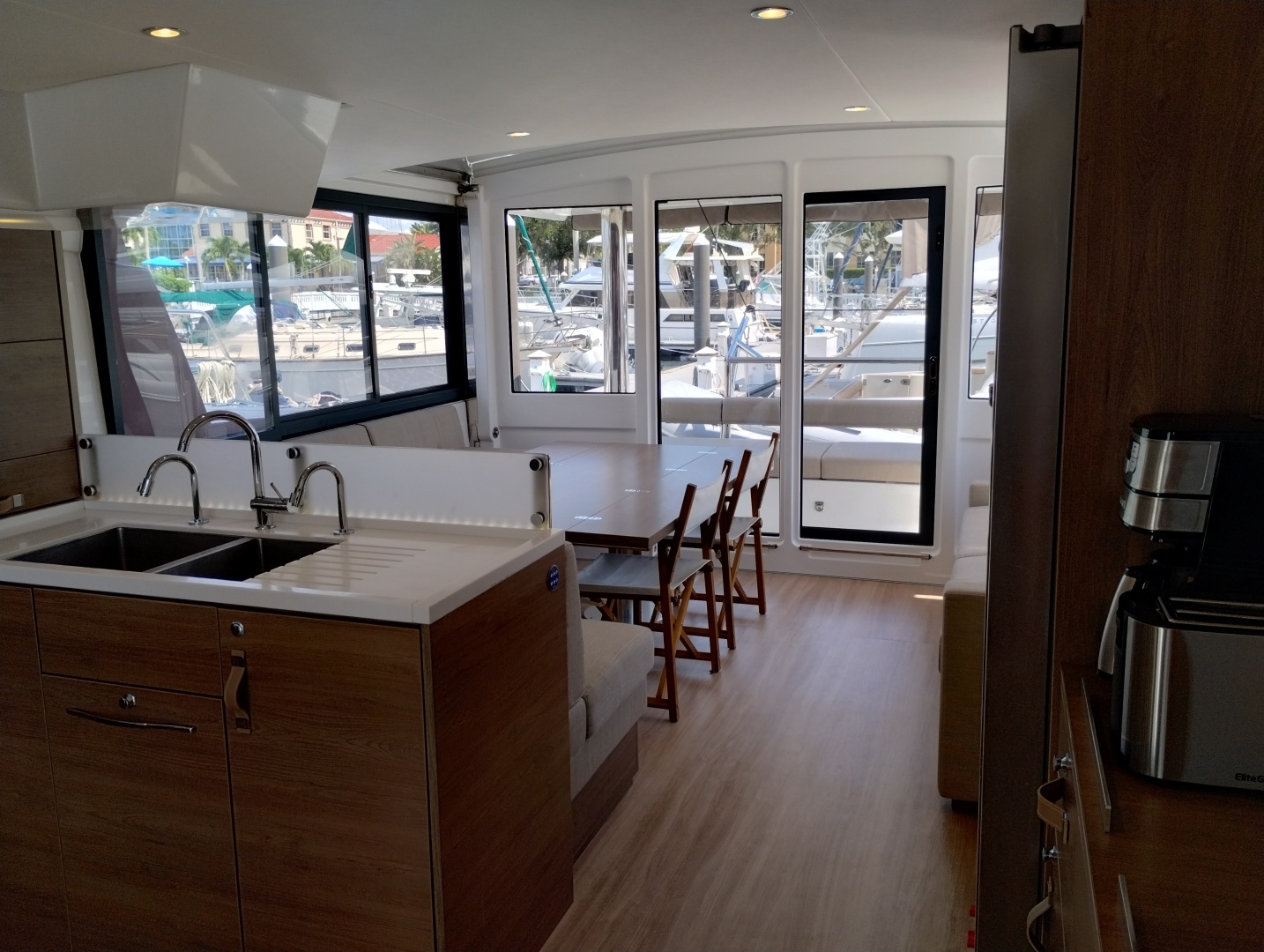 2023 Bali 4.8 galley