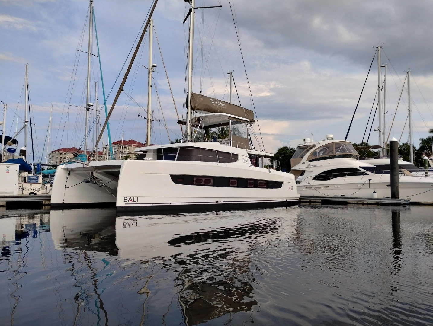 Bali 4.8 Yacht For Sale