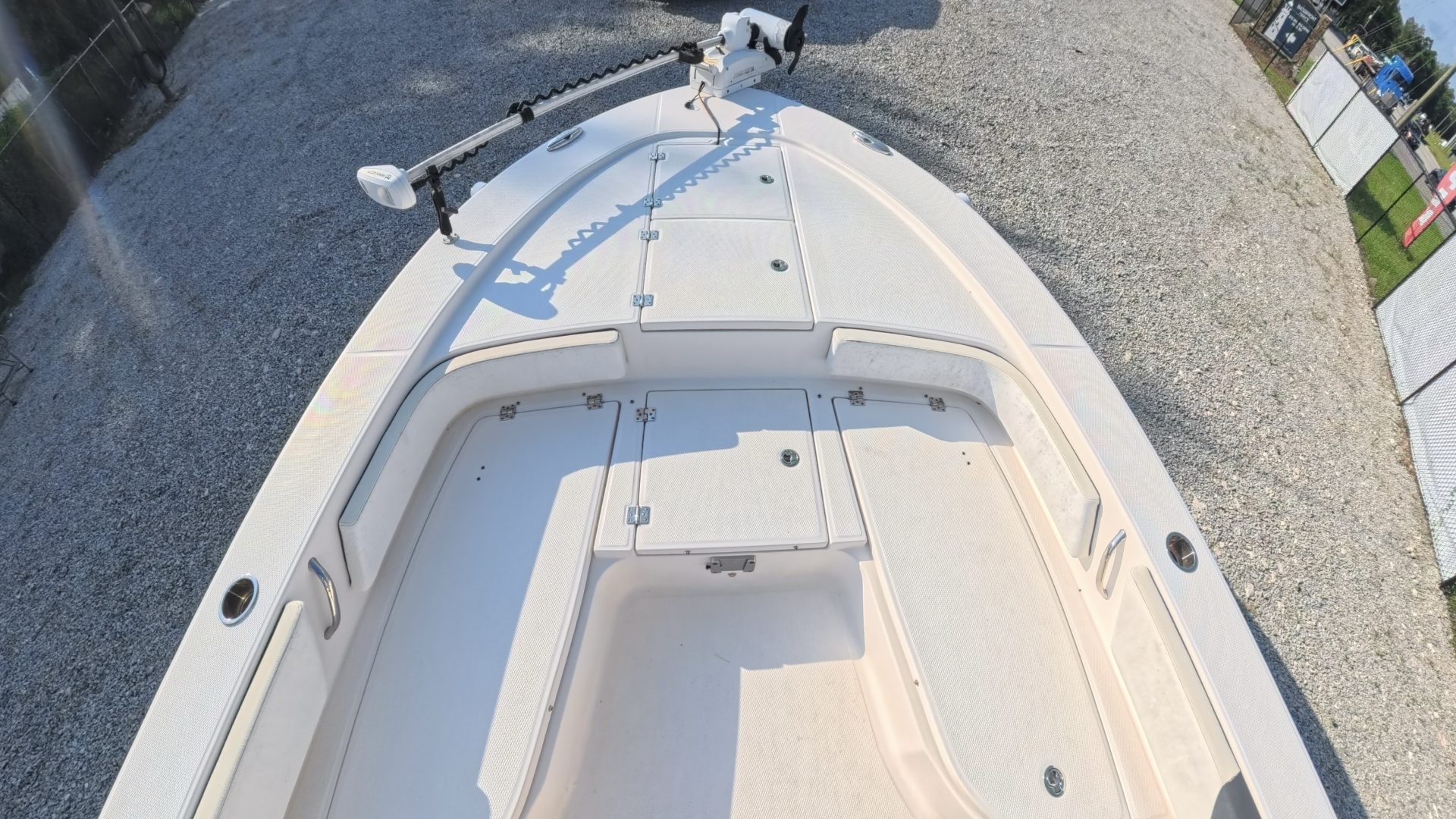 2021 Robalo 246 Cayman
