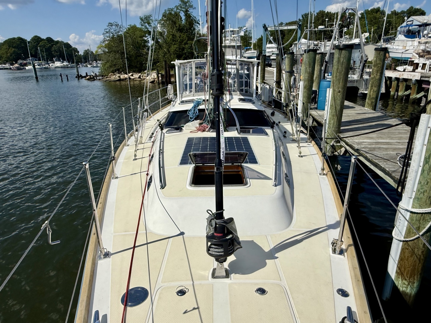 2015 Hylas 56