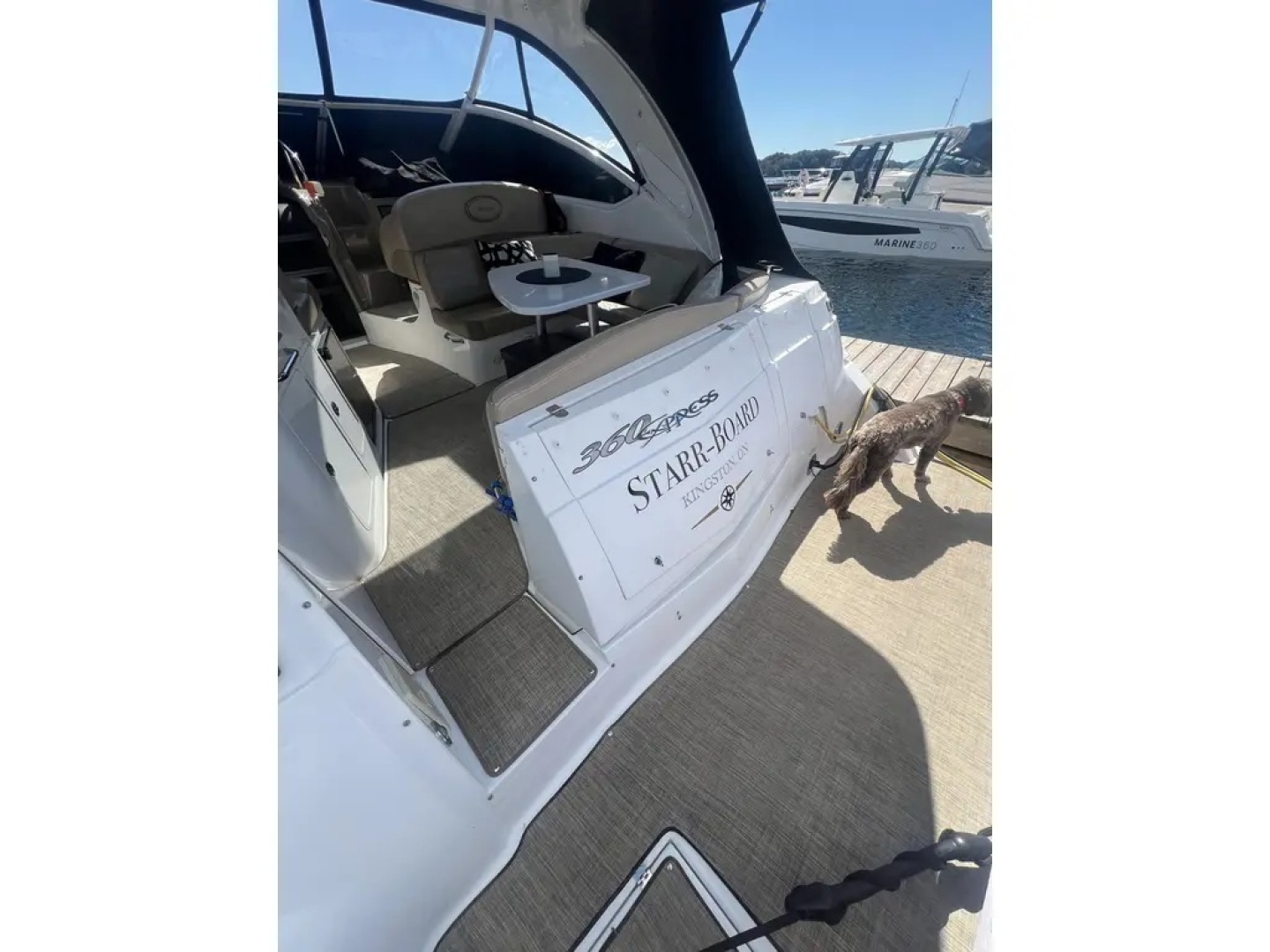2010 Cruisers Yachts 360 Express