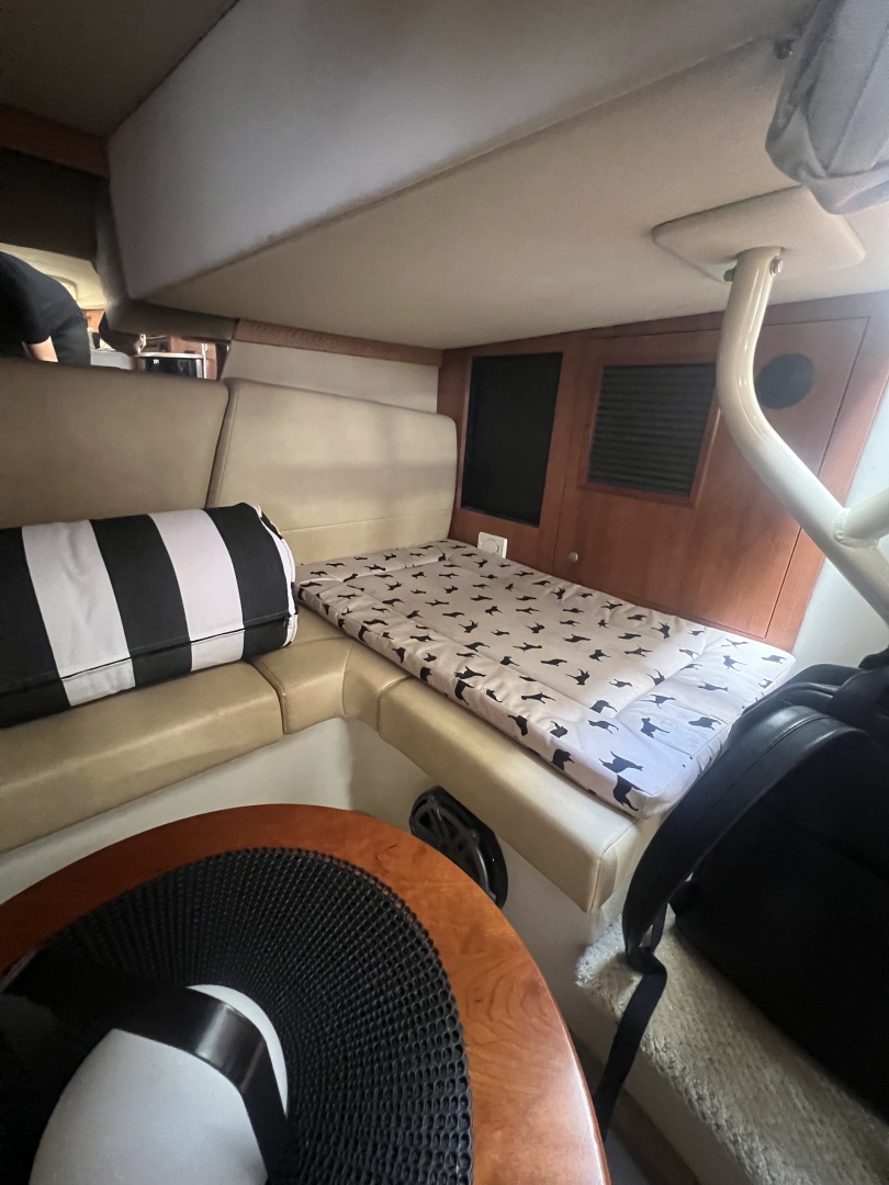 2010 Cruisers Yachts 360 Express