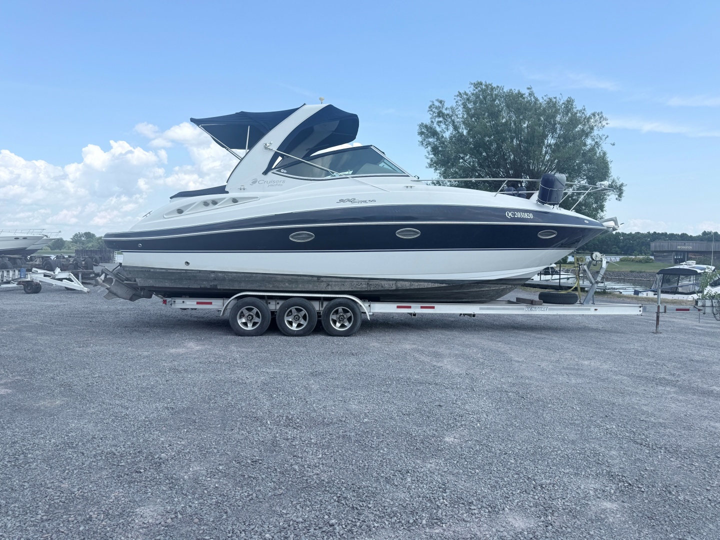 2009 Cruisers Yachts 300 CXi