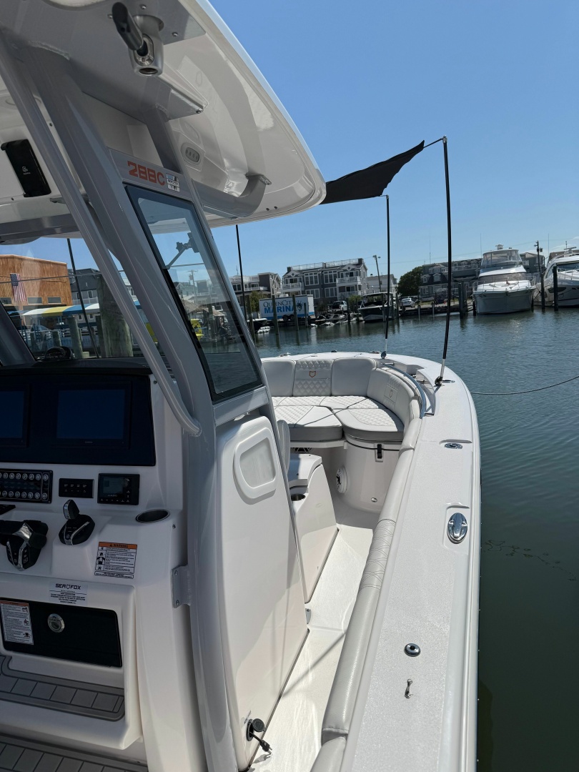 2025 Sea Fox 288 Commander