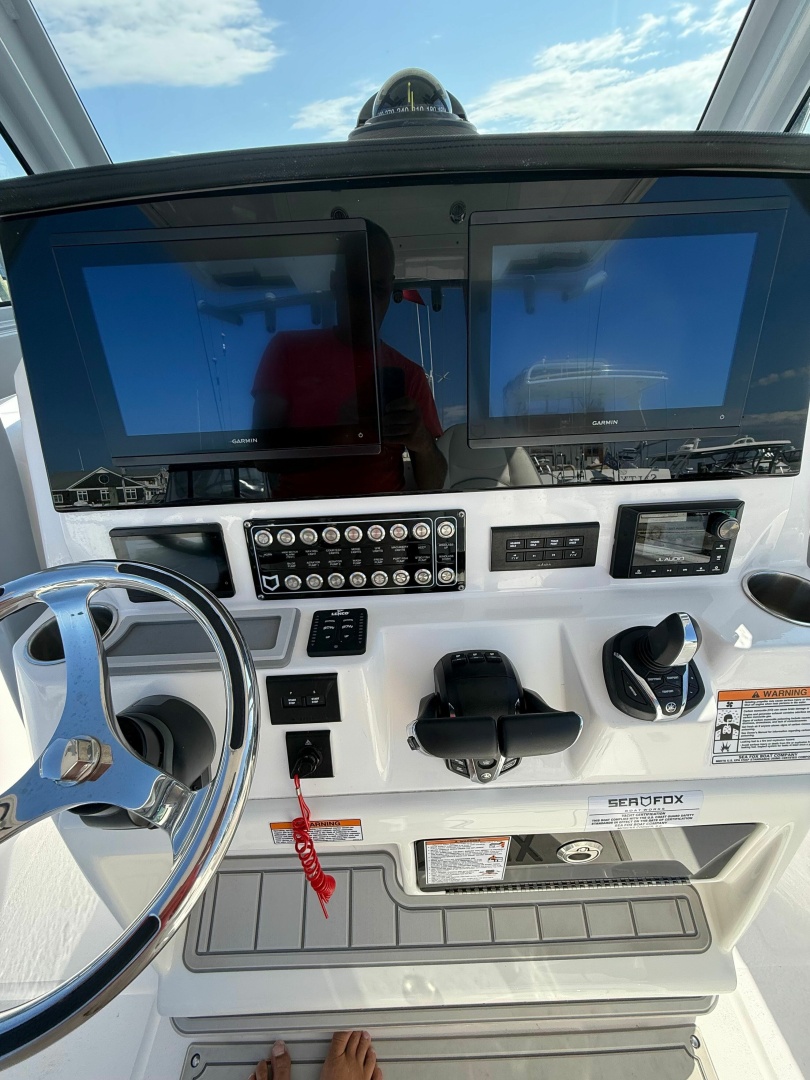 2025 Sea Fox 288 Commander