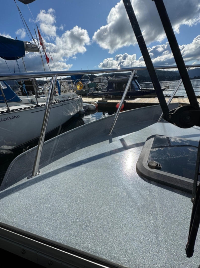 27ft KingFisher Yacht For Sale