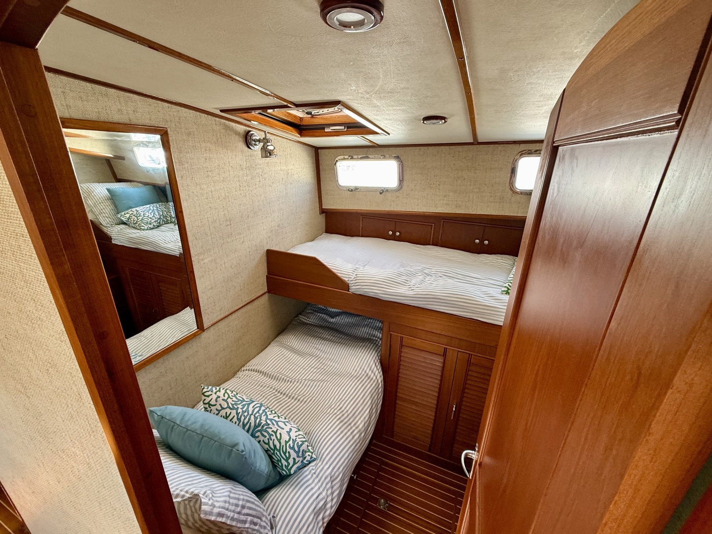 FLYAWAY 49ft Grand Banks Yacht For Sale