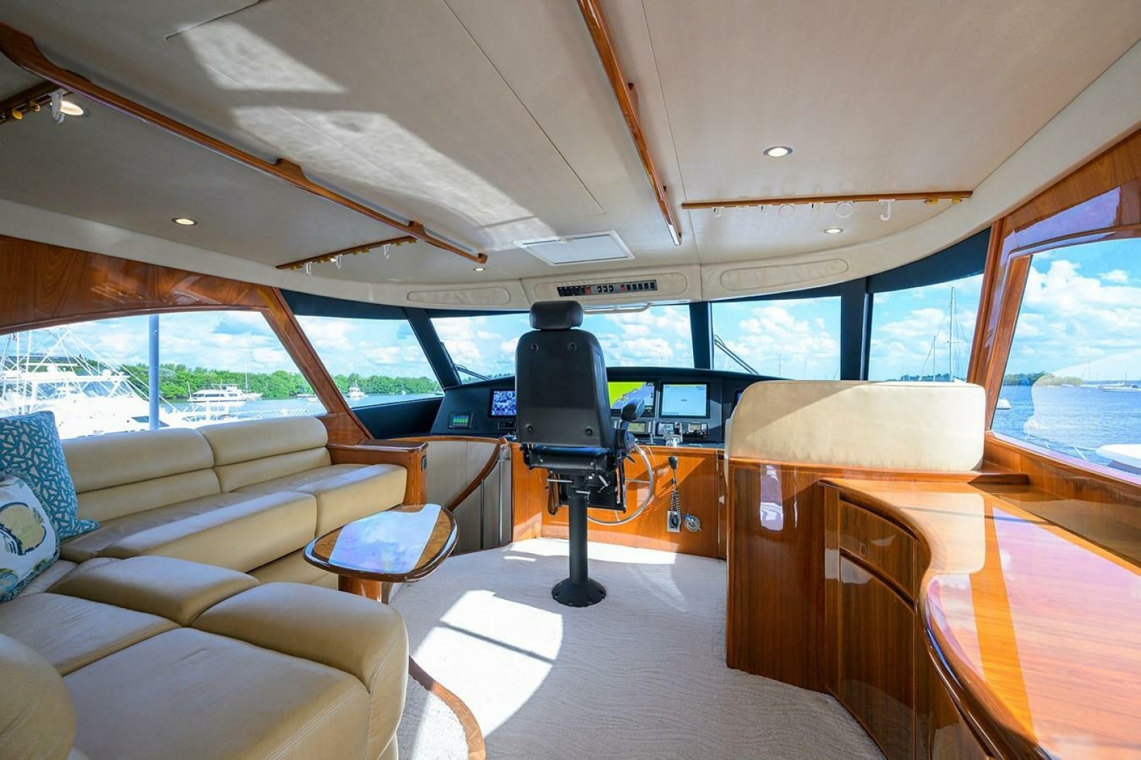 2013 Viking Enclosed Bridge SF 2013