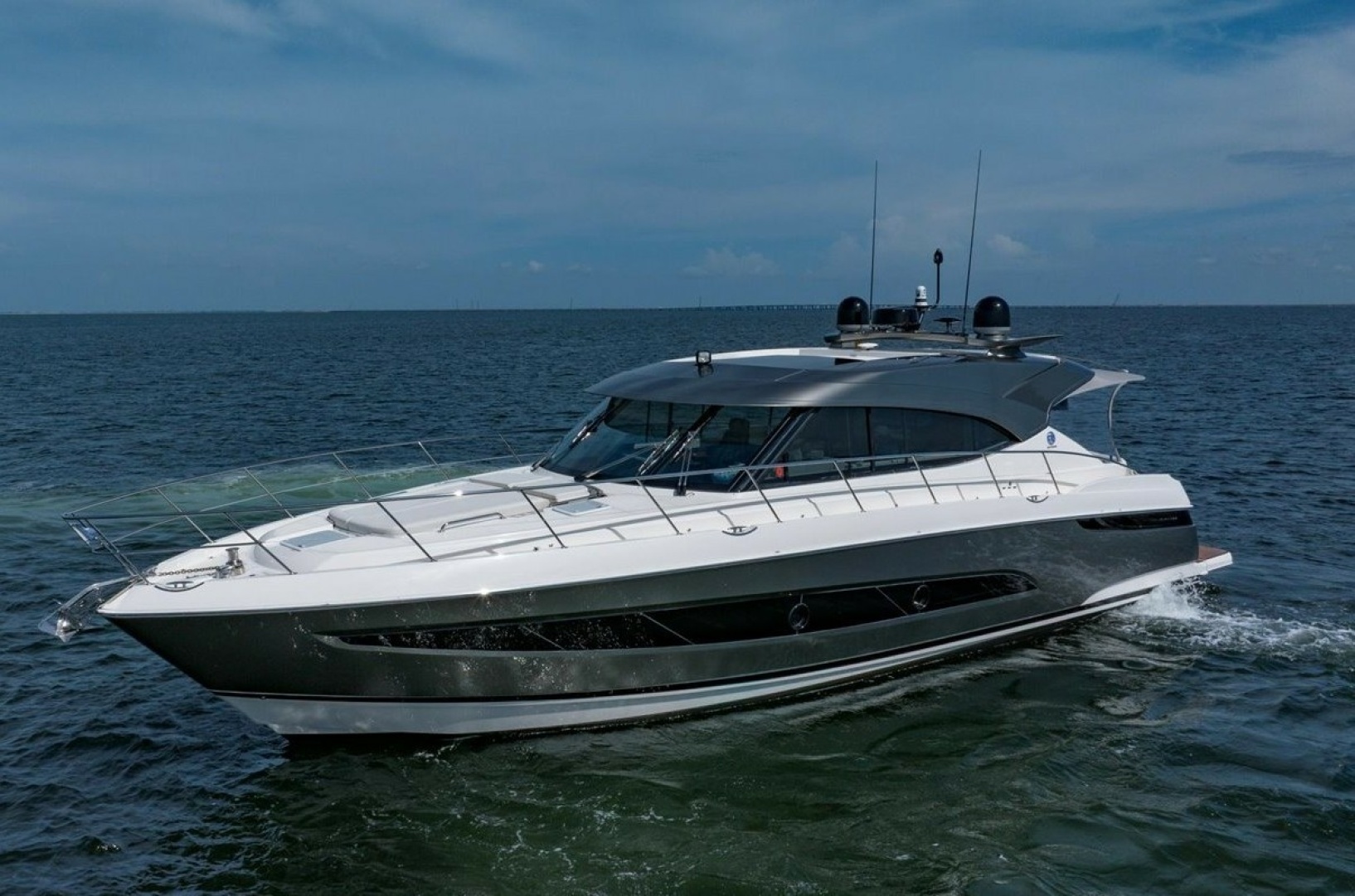 2023 Riviera 5400 Sport Yacht