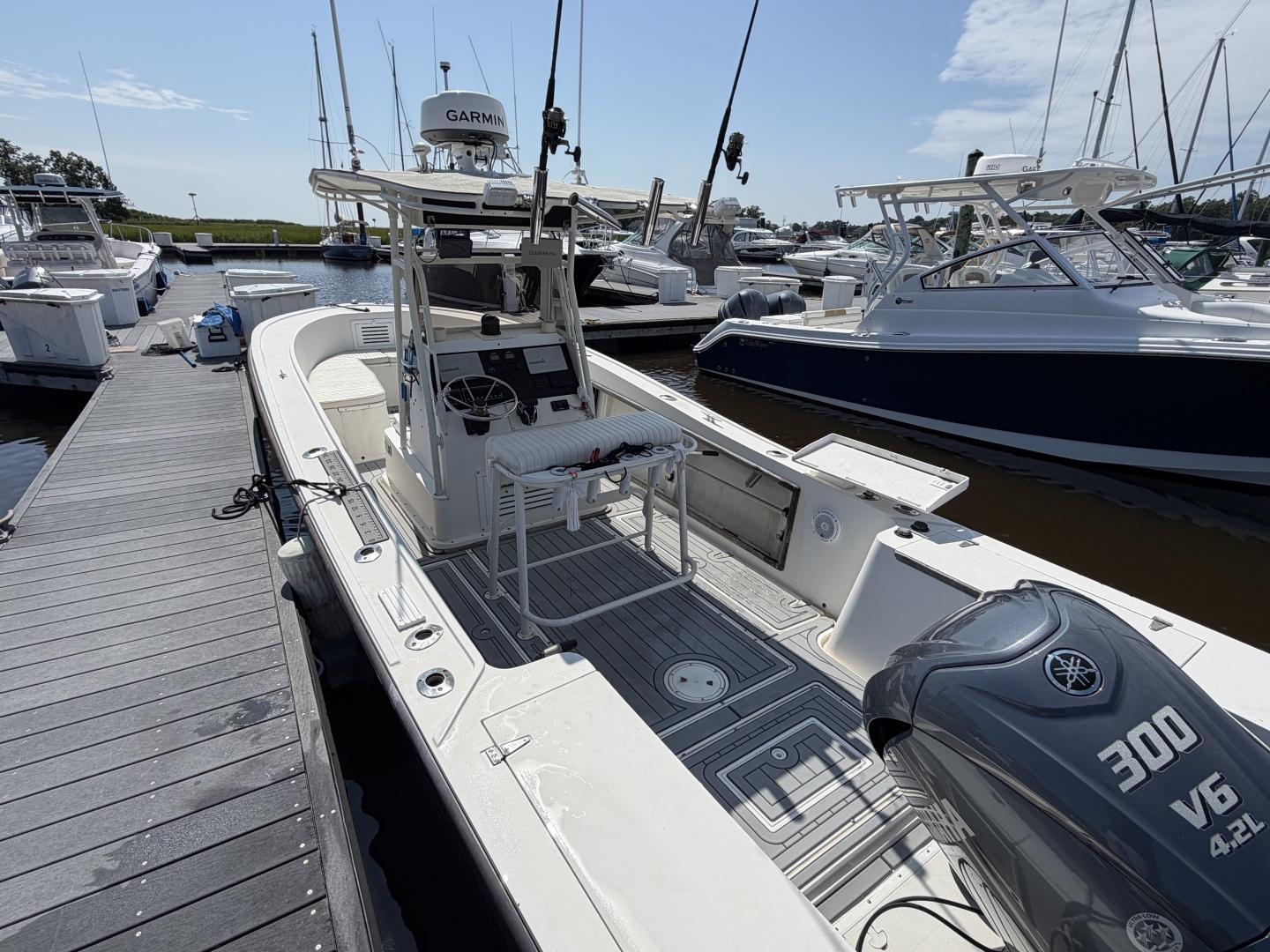 1990 Mako 261 Center Console