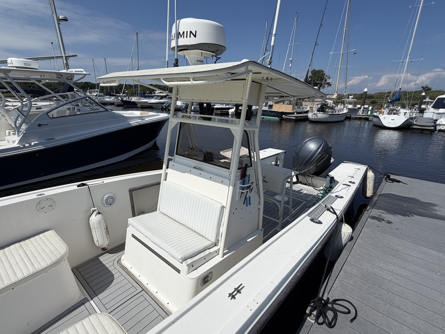 1990 Mako 261 Center Console