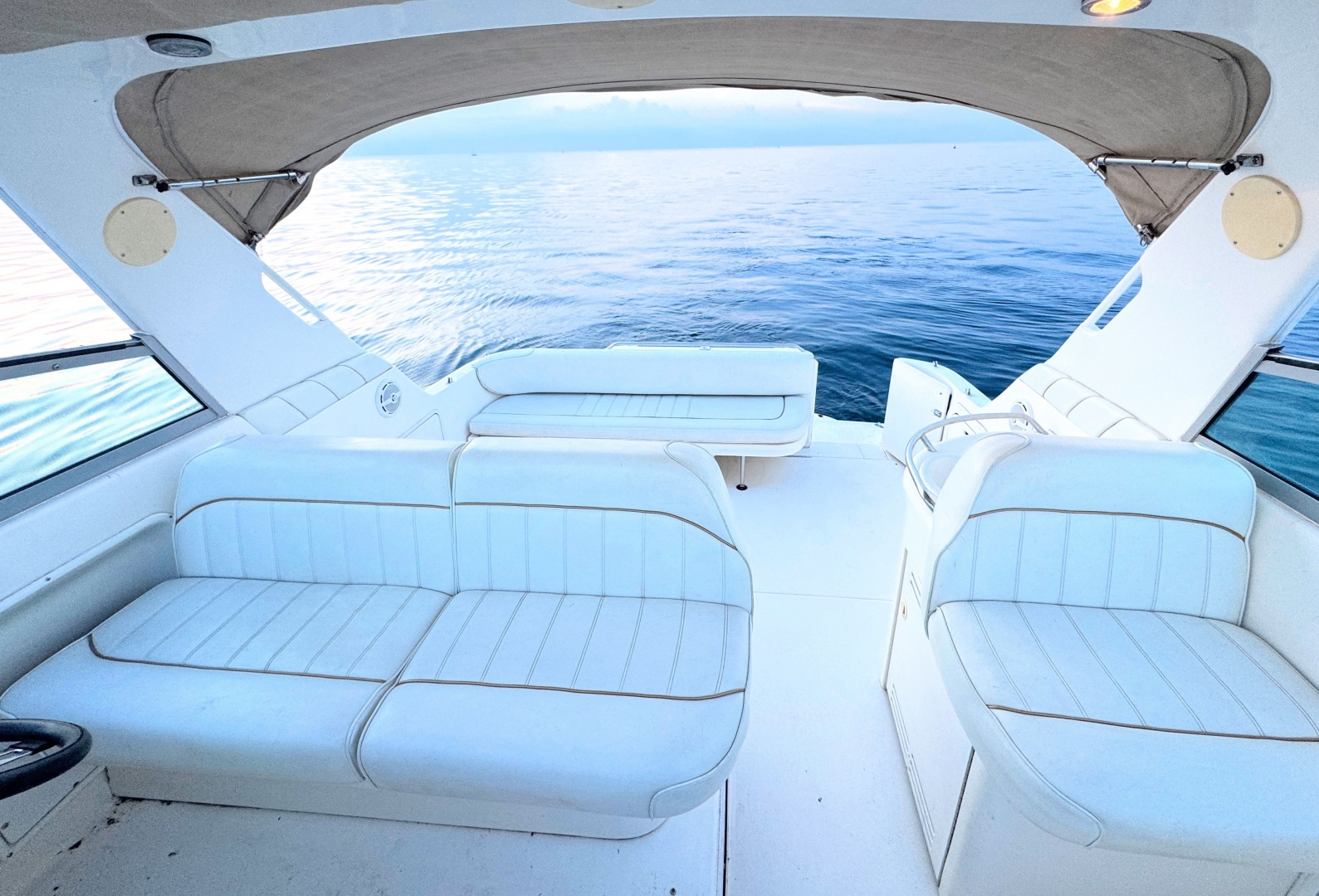 1997 Sea Ray 330 Sundancer