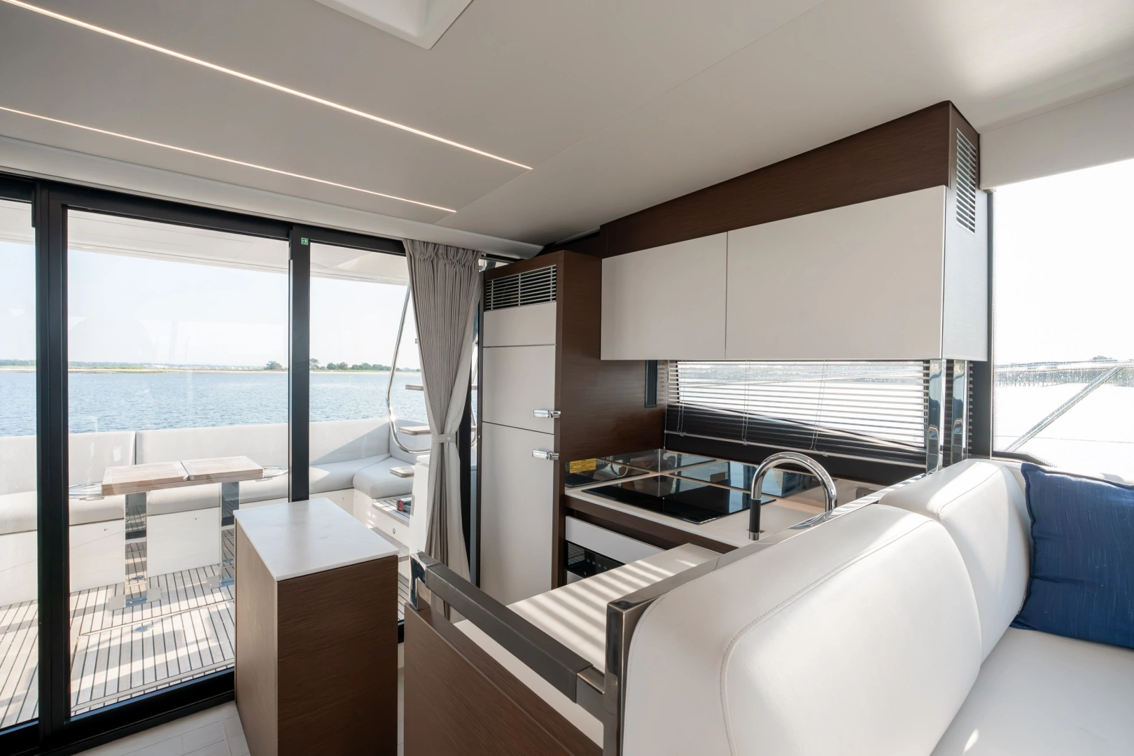 Prestige 520 Yacht For Sale