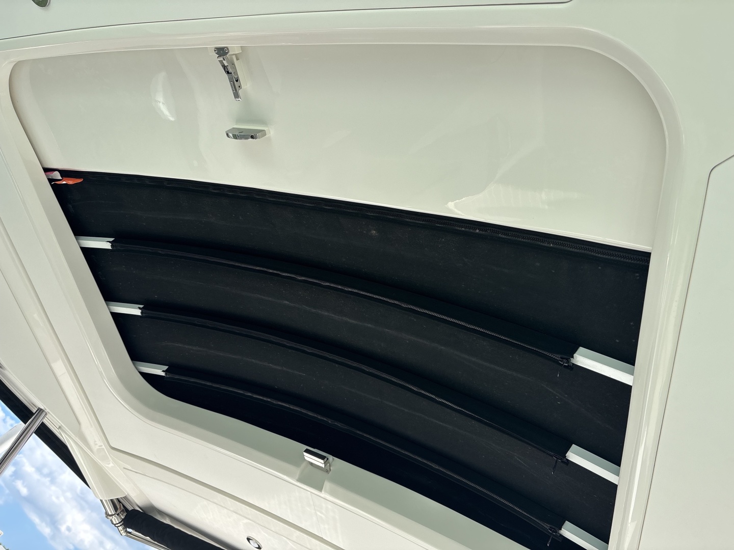 2023 Sea Ray 320 Sundancer