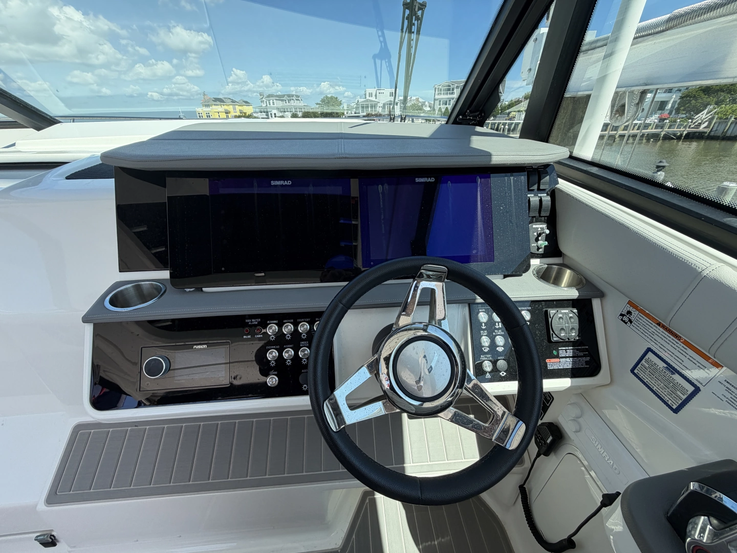 Sea Ray 320 Sundancer Yacht For Sale