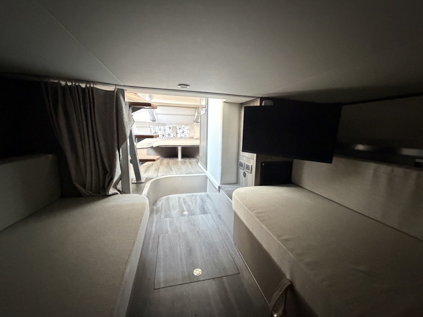 2023 Sea Ray 320 Sundancer