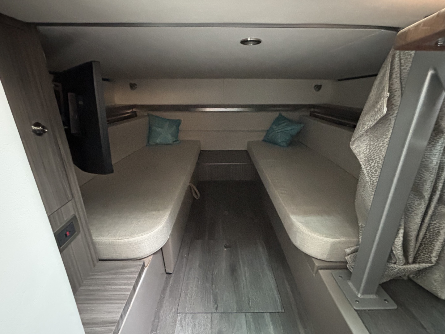 2023 Sea Ray 320 Sundancer