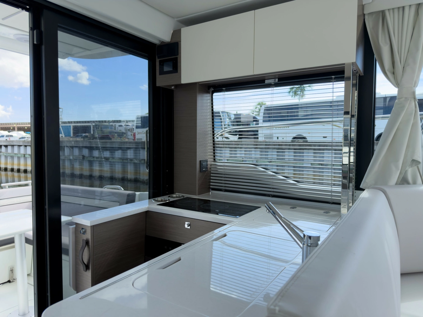 Jeanneau NC 1295 Coupe Yacht For Sale