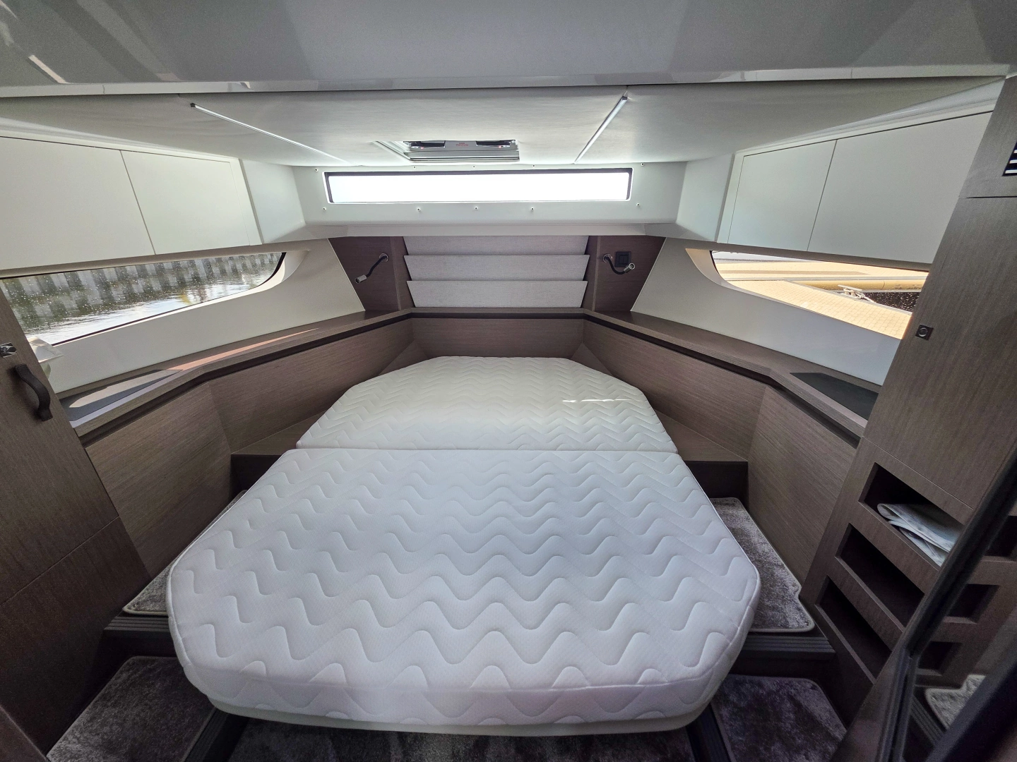 Jeanneau NC 1295 Coupe Yacht For Sale