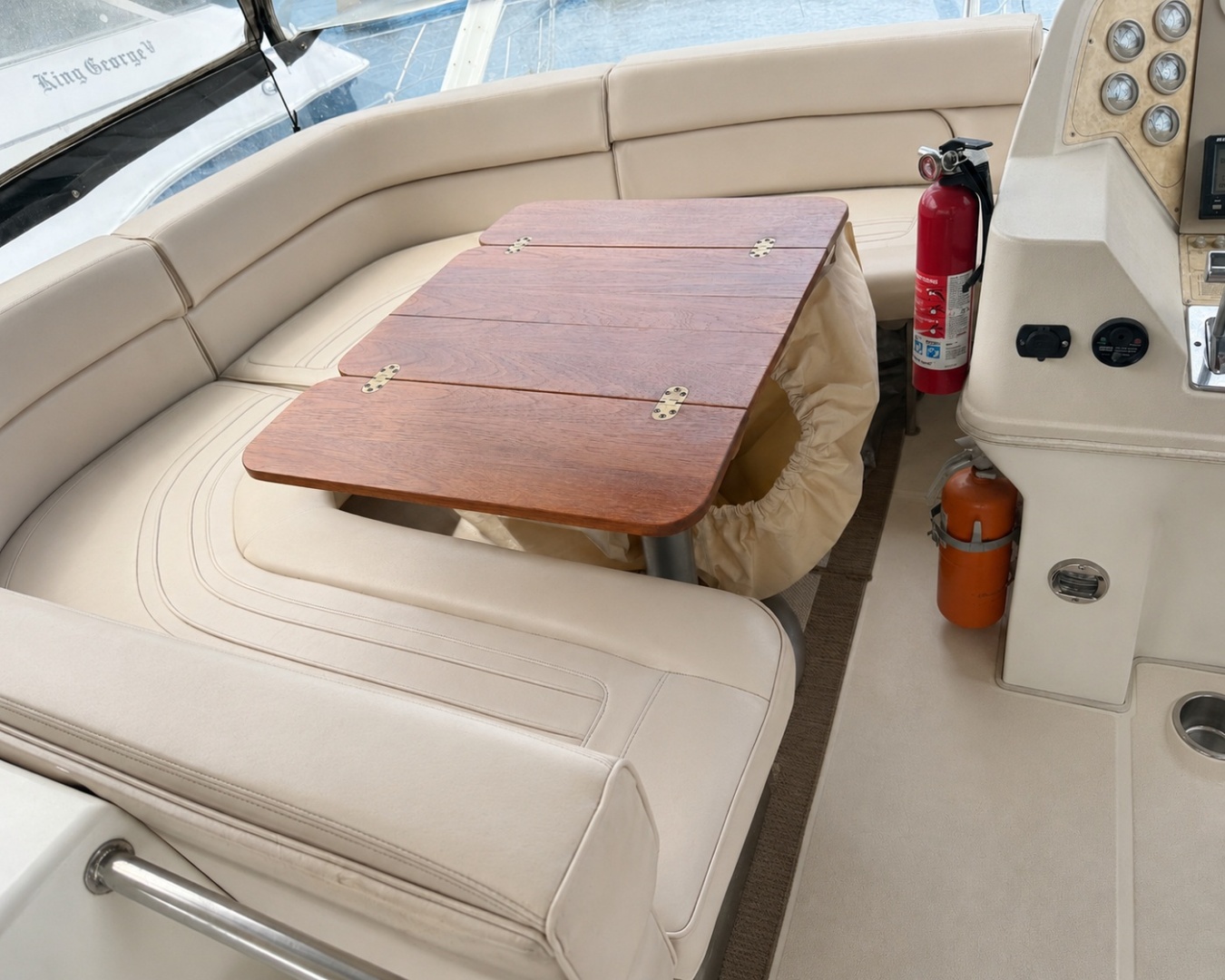 1997 Cruisers Yachts 3950