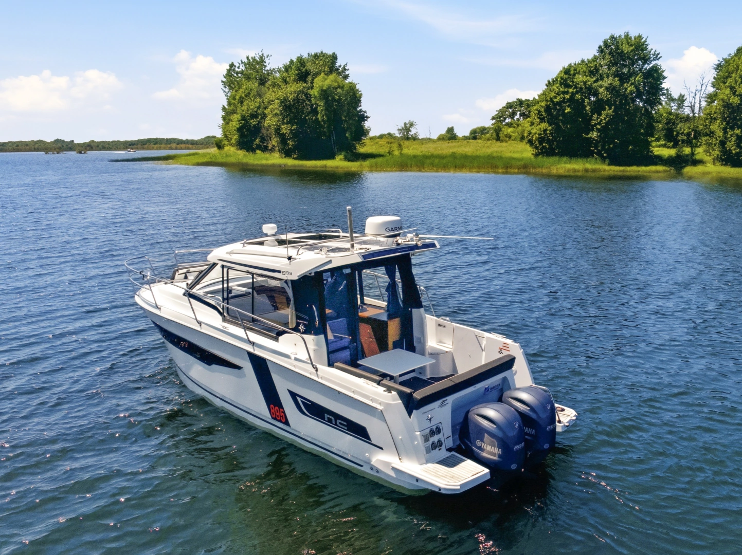 Jeanneau NC 895 Yacht For Sale