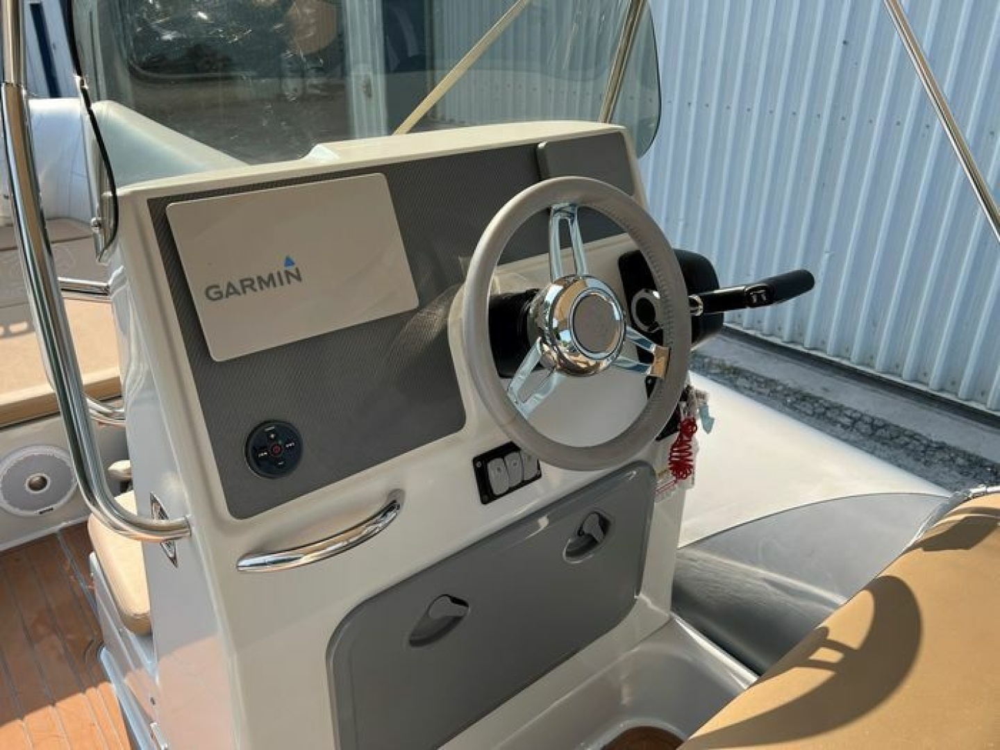 2018 Zodiac Medline 580