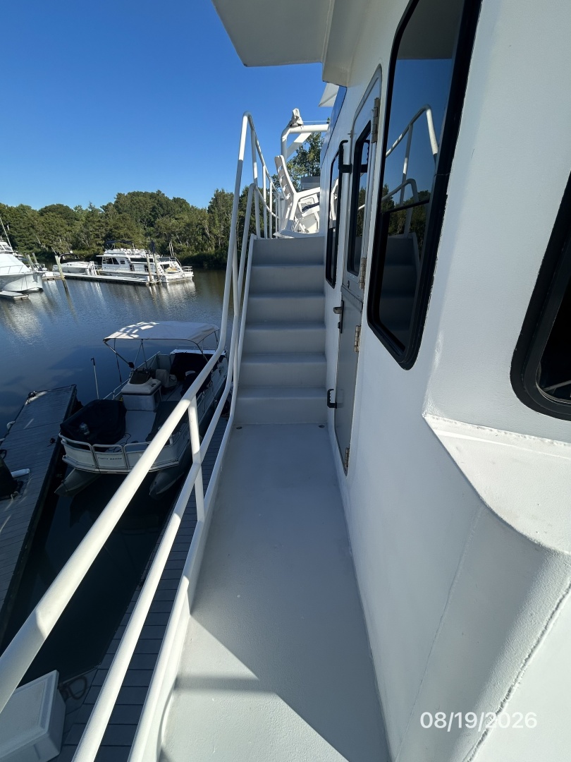 Steel Magnolia upper starboard side deck1