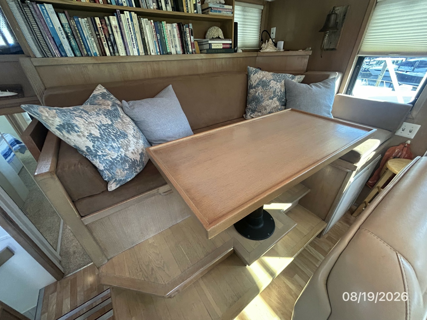 Steel Magnolia pilothouse aft seating