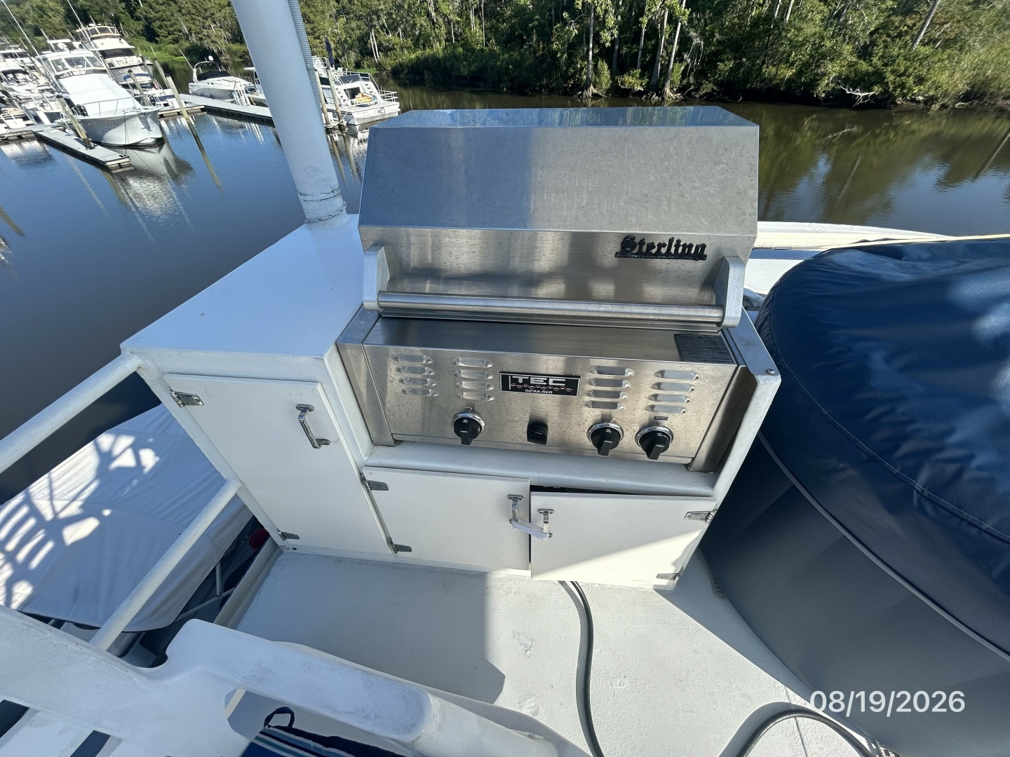 Steel Magnolia sundeck BBQ grill