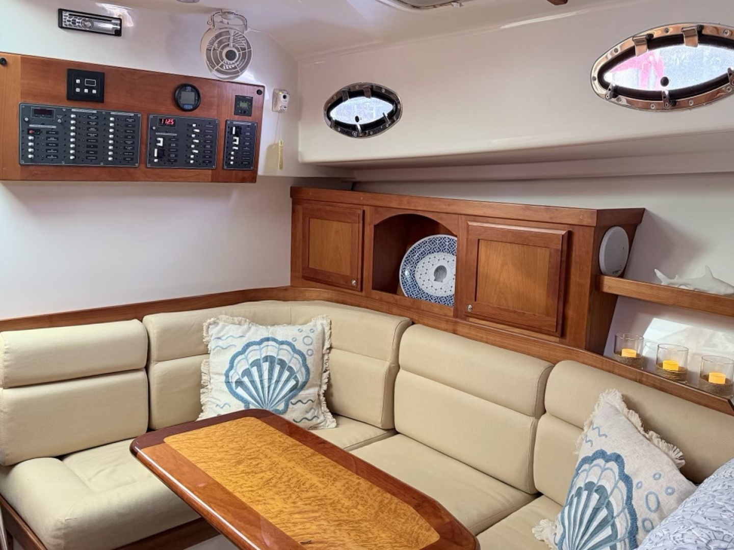 Convertible Lower Settee