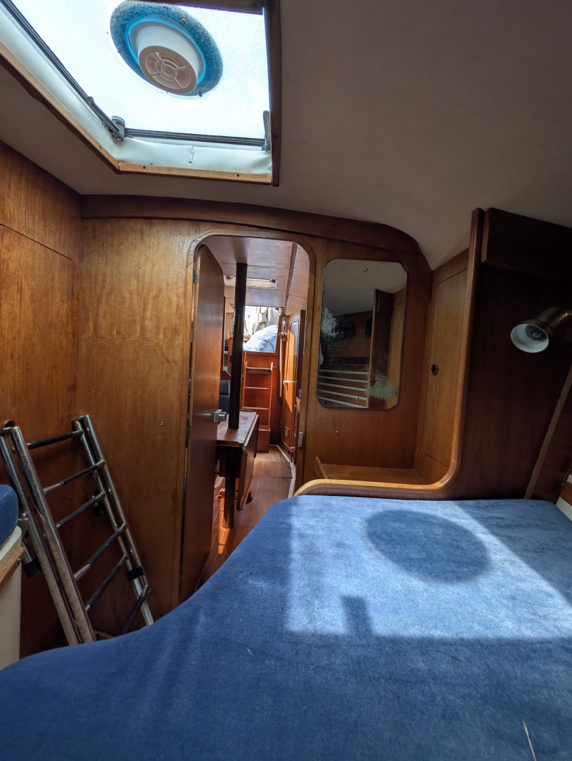 Rendl 34ft Moody Yacht For Sale