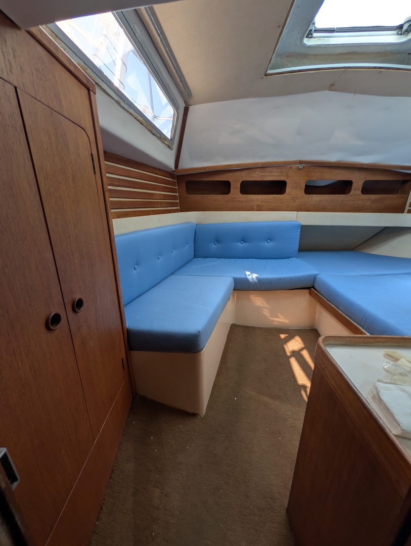Rendl 34ft Moody Yacht For Sale