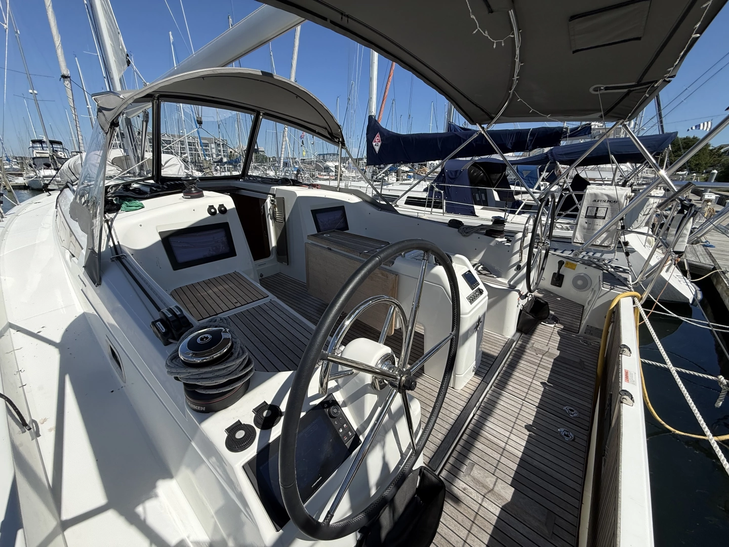 Jeanneau  Yacht For Sale