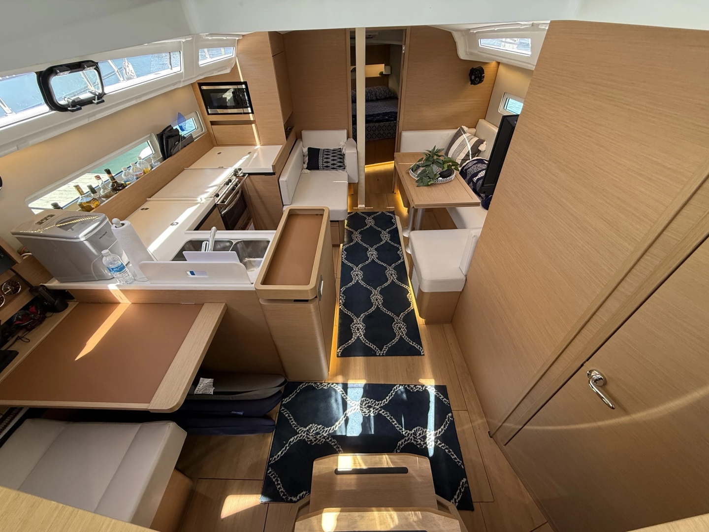 Jeanneau  Yacht For Sale