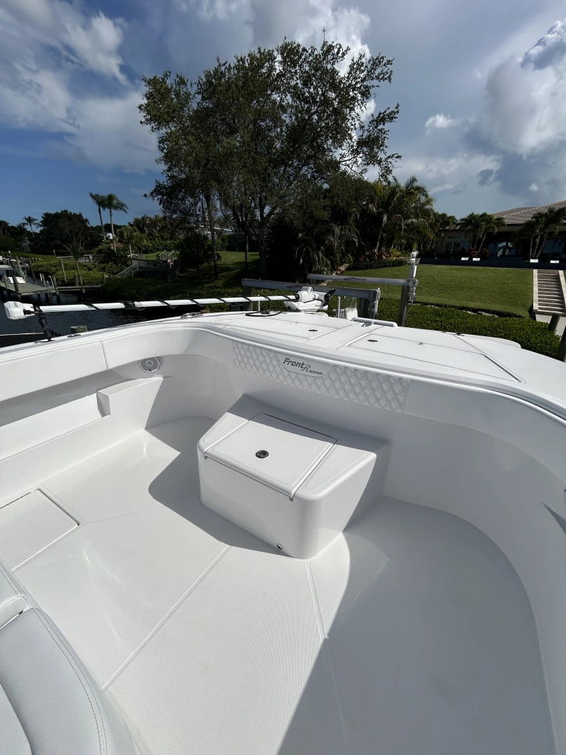Front Runner 43 Yacht For Sale