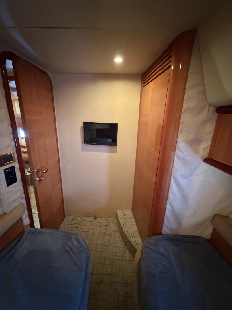 2006 Azimut 55E