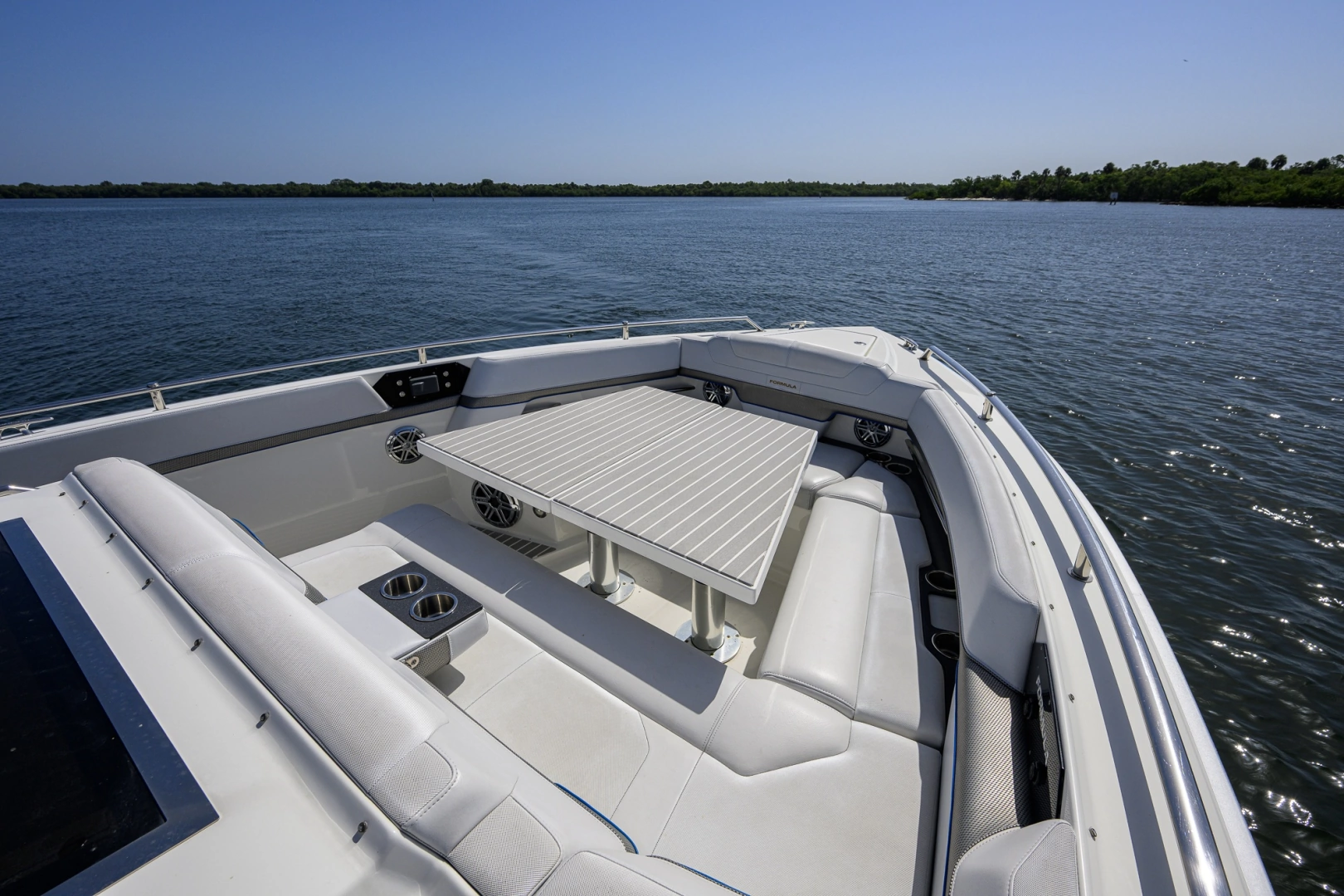 Formula Super Sport Crossover Yacht For Sale