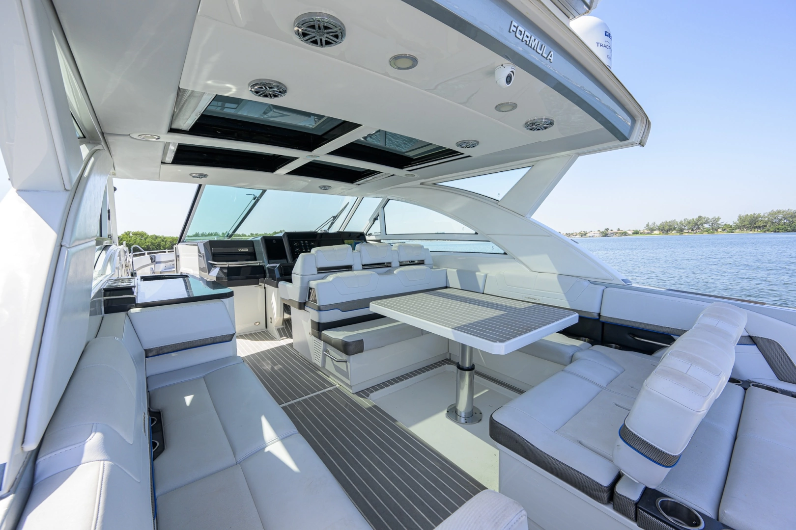 Formula Super Sport Crossover Yacht For Sale
