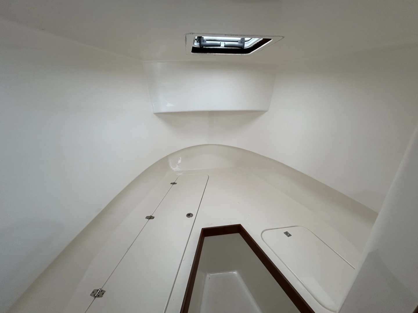 Jarrett Bay 32 Walk Around Yacht For Sale