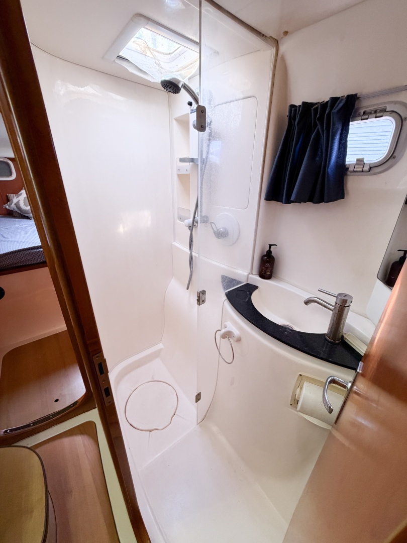 MYSTIQUE 40ft Leopard Yacht For Sale