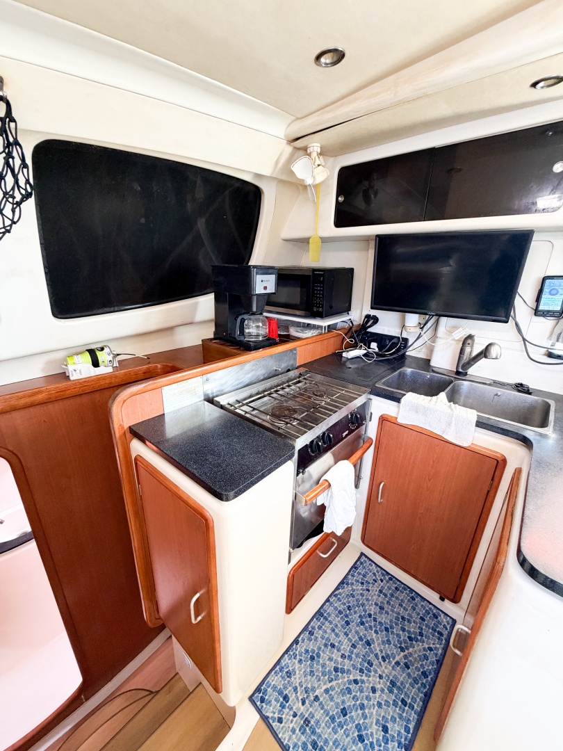 MYSTIQUE 40ft Leopard Yacht For Sale
