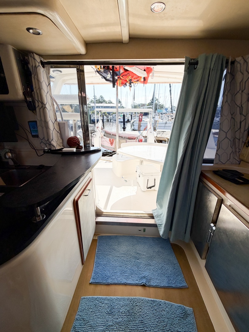 MYSTIQUE 40ft Leopard Yacht For Sale