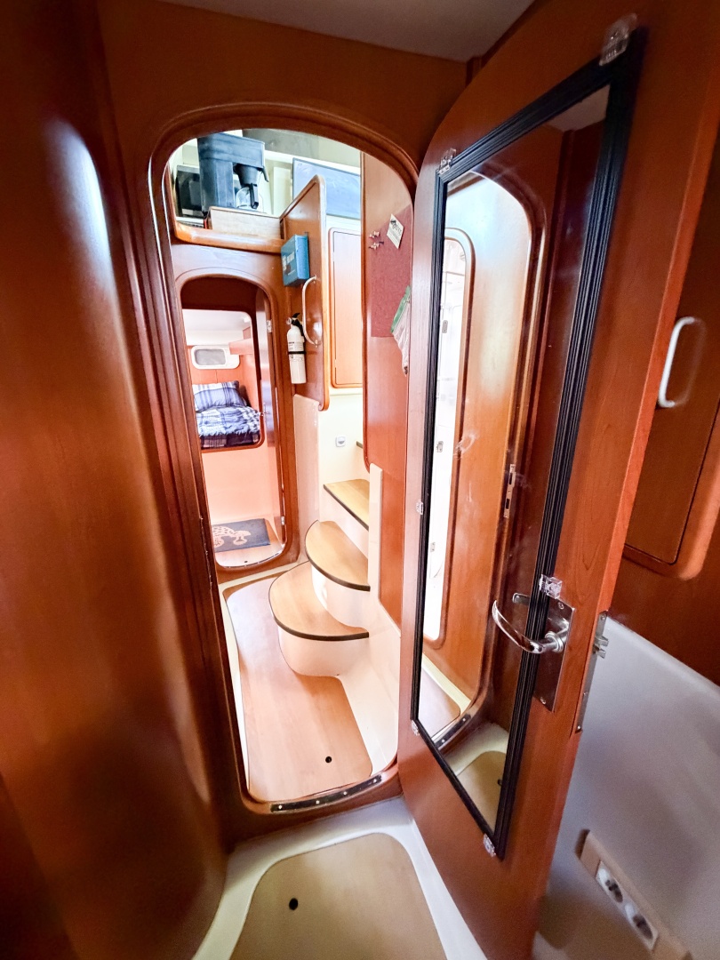 MYSTIQUE 40ft Leopard Yacht For Sale