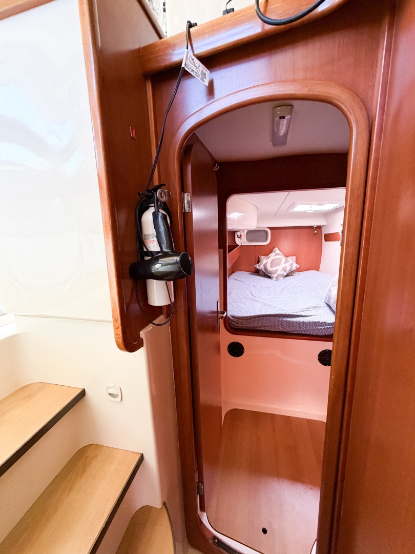 MYSTIQUE 40ft Leopard Yacht For Sale