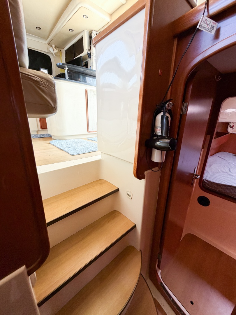 MYSTIQUE 40ft Leopard Yacht For Sale